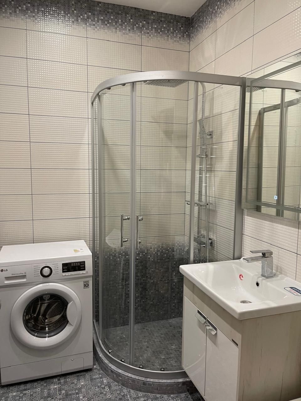 לבירורים והזמנות<br>  052-9681834 